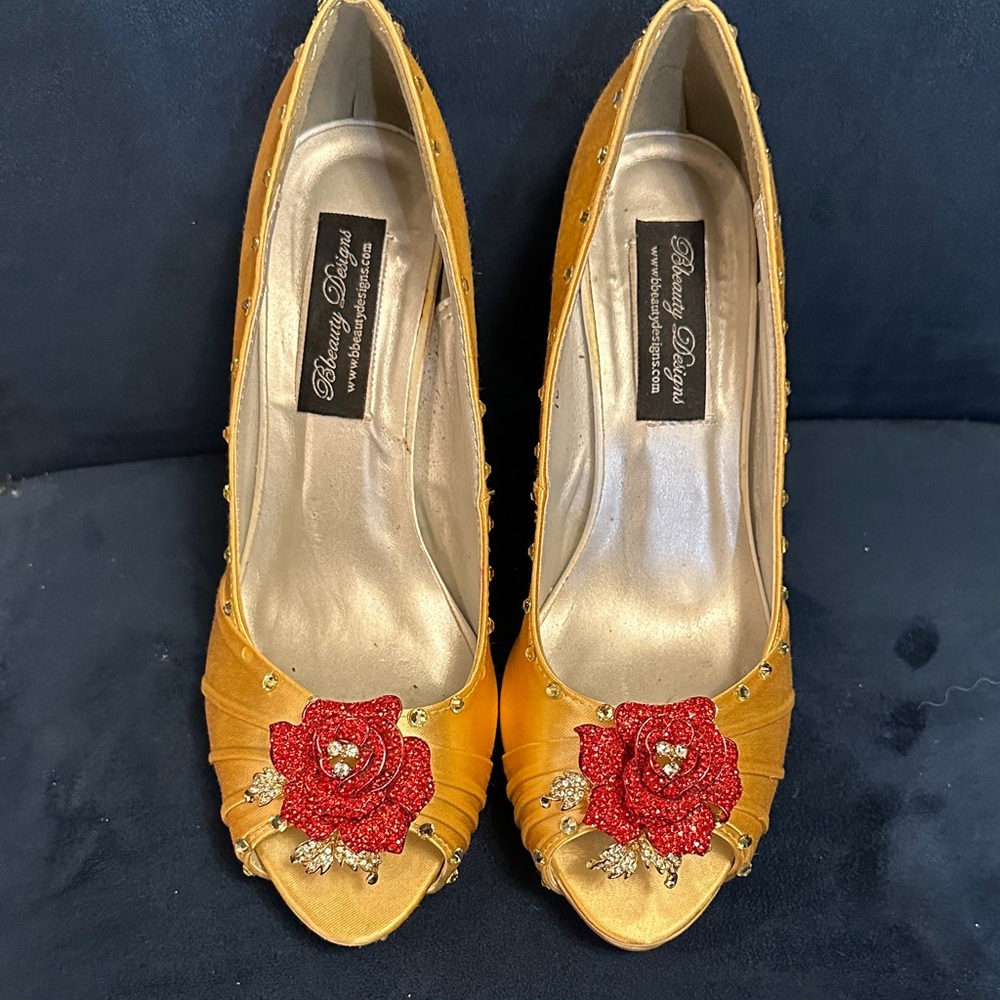 Stunning Gold Heels with Red Floral Accents - Picture 3 of 7